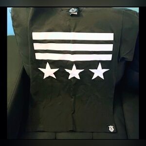 Euc Inner Circle Clothing graphic shirt mens Small